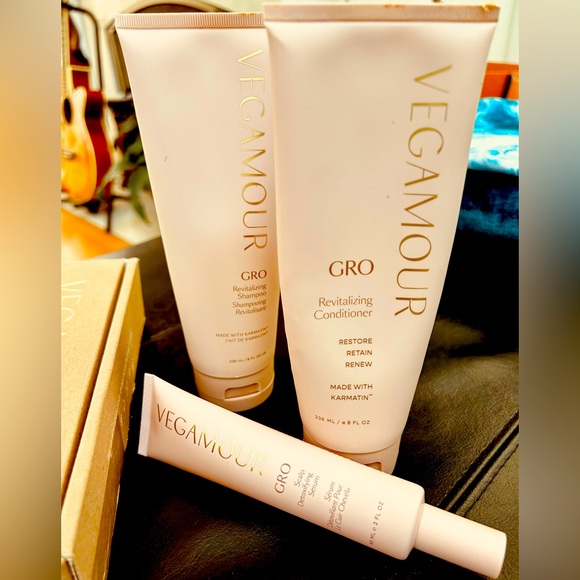 VEGAMOUR GRO Foundation Kit - Picture 1 of 12